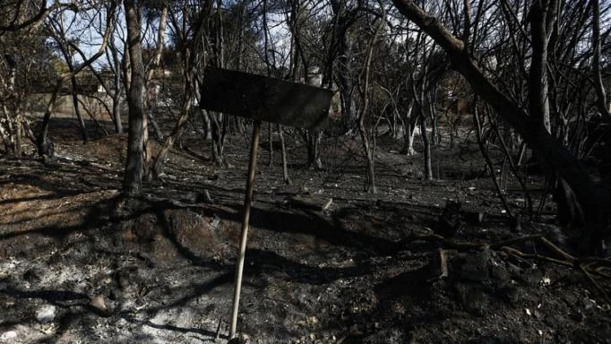 «Πλησίασα το αυτοκίνητο που “κάπνιζε”, ο άνθρωπος μέσα ακόμη καιγόταν! Ήταν ο κύριος Βασίλης…»